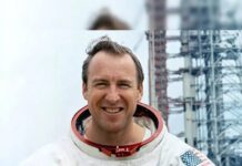 Apollo 13 moon mission commander, Jim Lovell, dies at 97