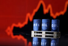 Oil hits 104 dollars as U.S. to Iran peace deal collapses Oil hits 104 dollars as U.S. to Iran peace deal collapses